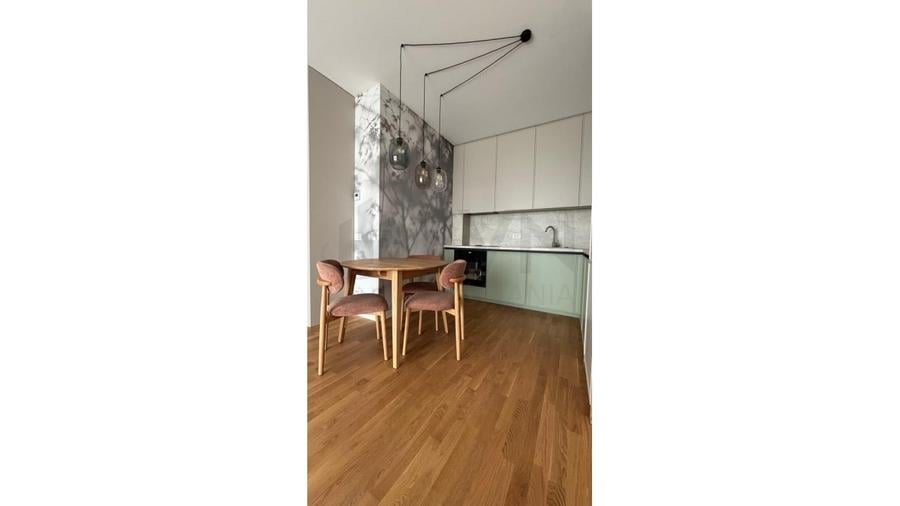 Apartament cu 3 camere decomandat, mobilat în Băneasa