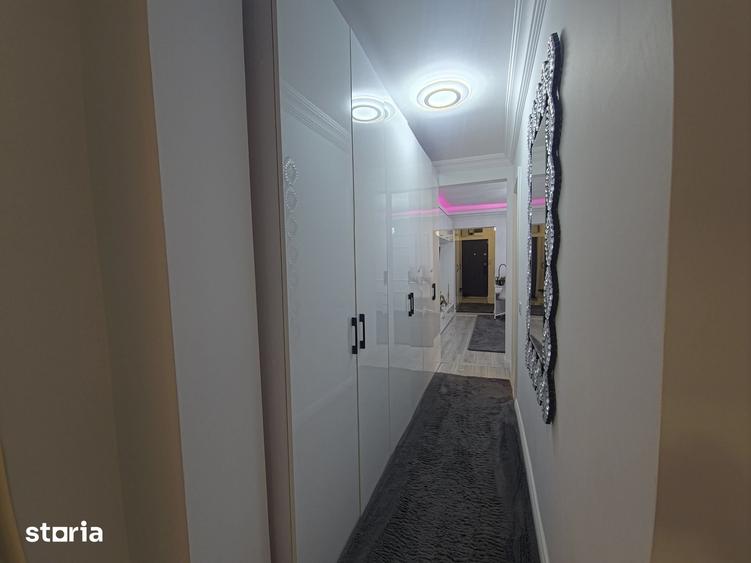 Apartament cu 4 camere în Tomis Nord