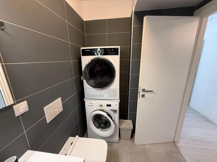 Apartament cu 3 camere semidecomandat, mobilat în Pipera