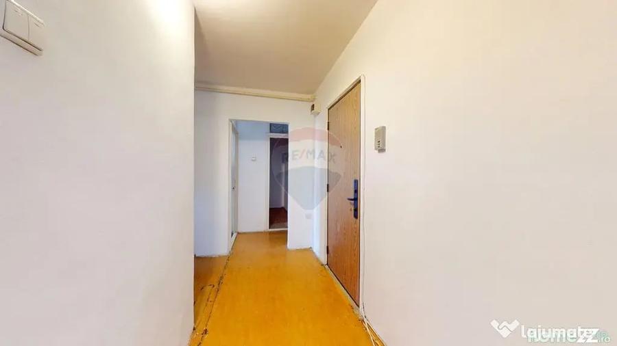 Apartament cu 2 camere decomandat în Noua