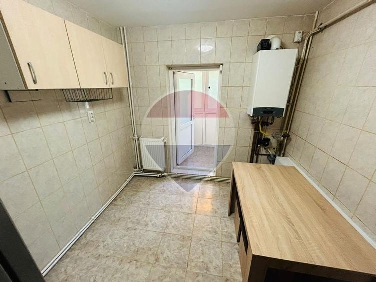 Apartament cu 2 camere decomandat, mobilat în Central