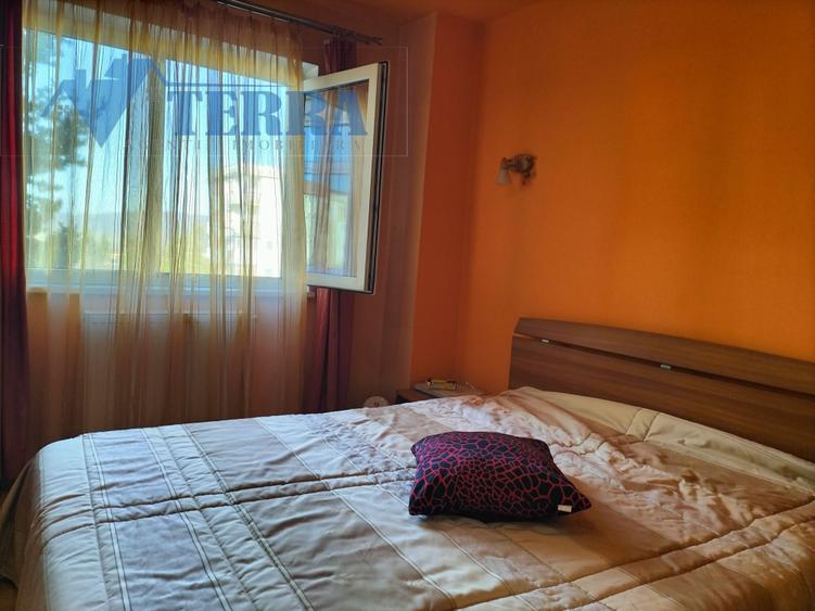 Apartament cu 4 camere decomandat în Central