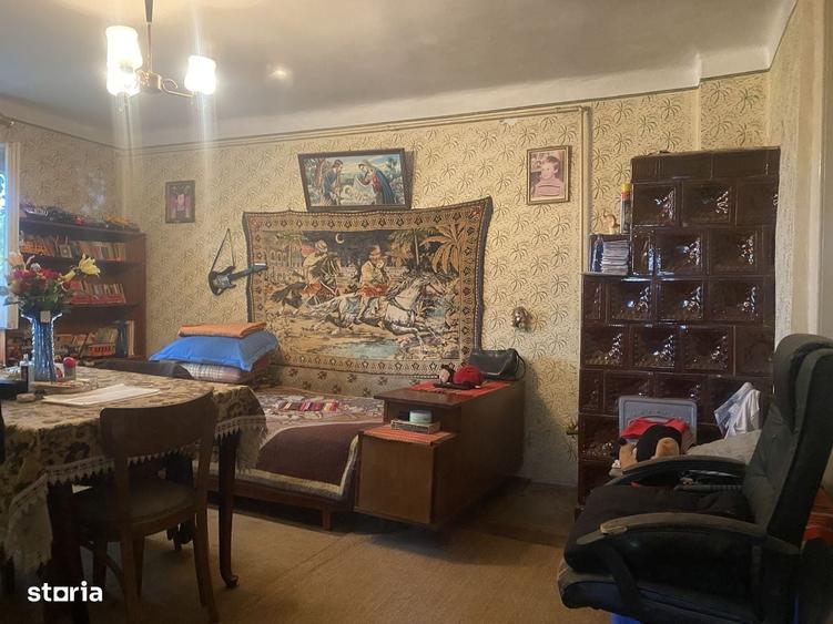 Vanzare casa cu 6 camere in Targoviste - vizavi de Colegiul Carabella - 2