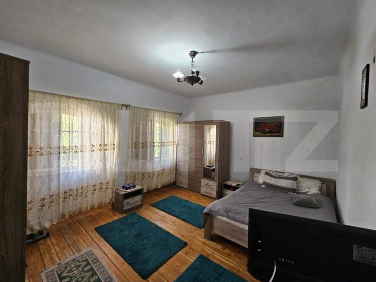 Casă individuală cu 6 camere cu Canalizare în Zlatna