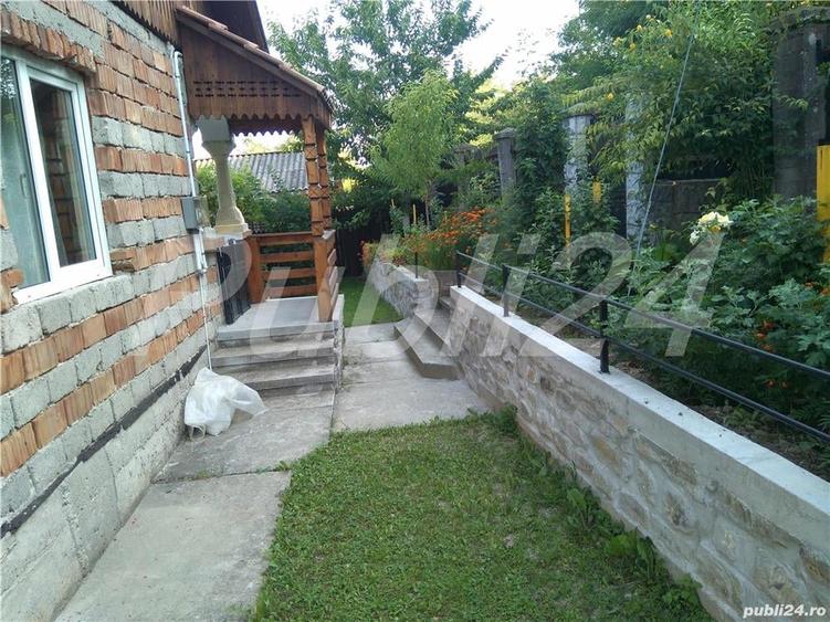 Casă cu 5 camere în Ocnele Mari