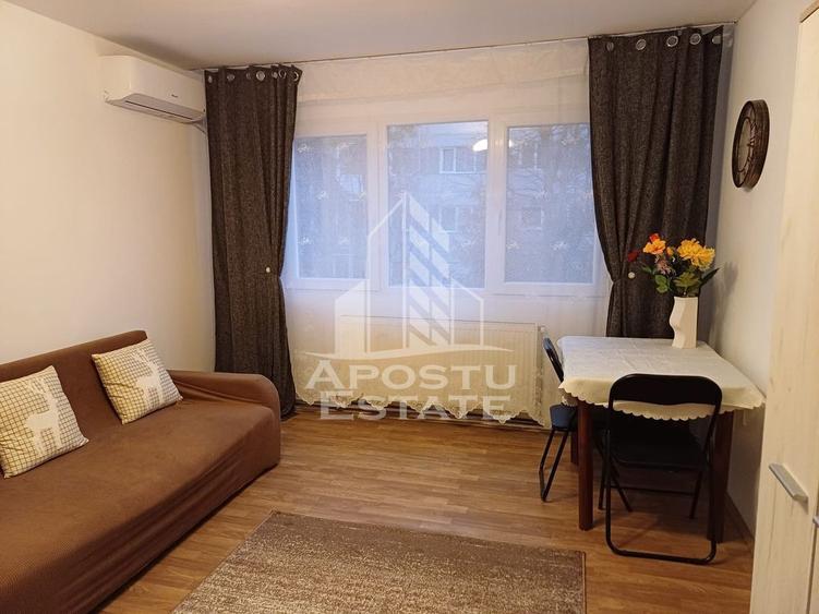 Apartament cu 2 camere nedecomandat, mobilat în Circumvalațiunii