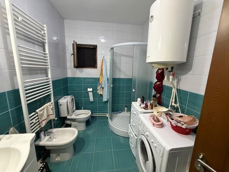 Casă cu 4 camere în Preajba