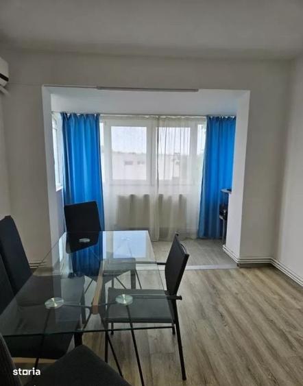 Apartament cu 3 camere decomandat în Est