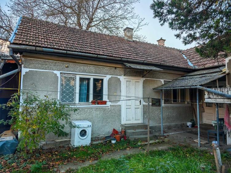 Casă cu 3 camere în Central