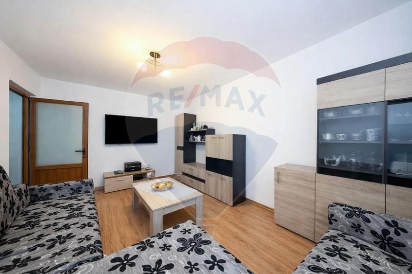 Apartament cu 3 camere, mobilat în Bartolomeu
