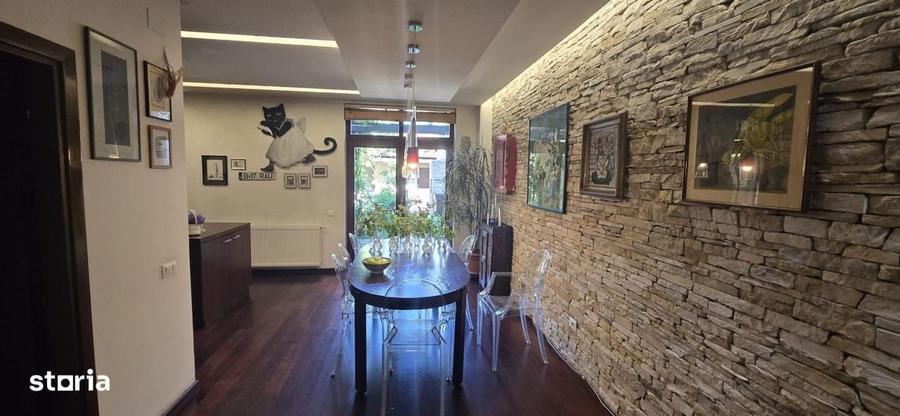 Casă cu 3 camere în Băneasa