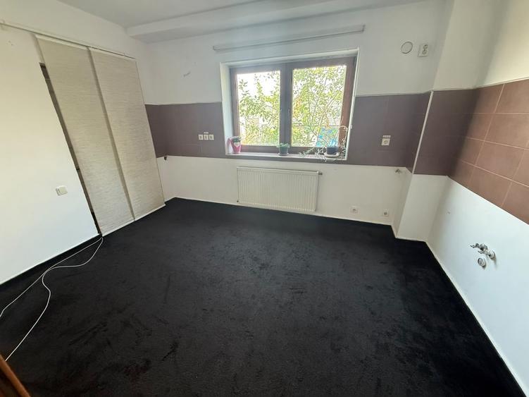 Casă individuală cu 4 camere cu Canalizare în Gruia