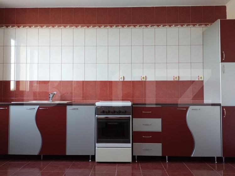 Casă individuală cu 4 camere cu Canalizare în Nord-Est
