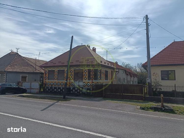Casă cu 5 camere cu Teren 2286 Mp în Rușii-Munți