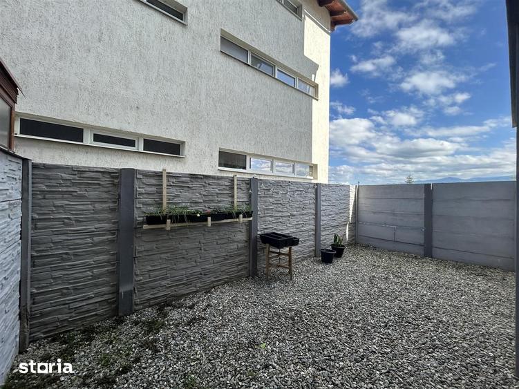 Apartament cu 2 camere semidecomandat în Turnișor