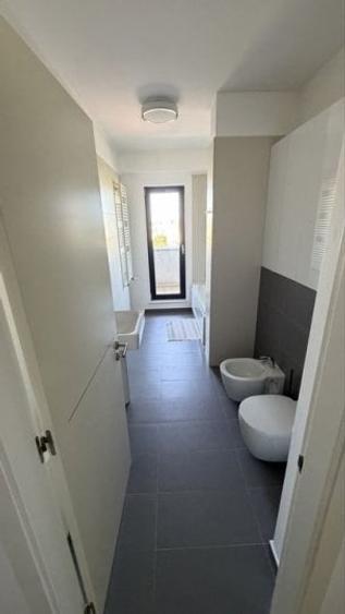 Apartament cu 3 camere decomandat, mobilat în Băneasa