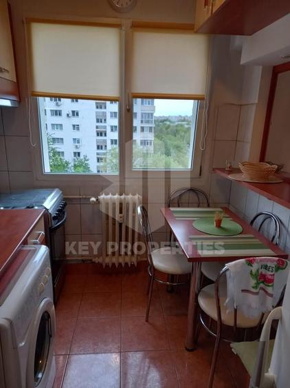 Apartament cu 2 camere semidecomandat, mobilat în Titan