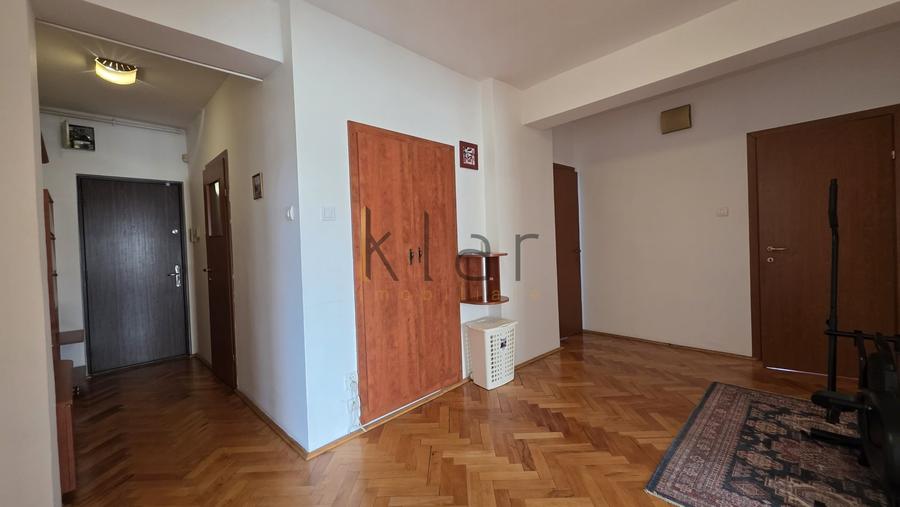 Apartament cu 4 camere decomandat, mobilat în Zorilor