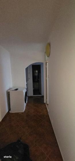 Apartament cu 3 camere în Calea București