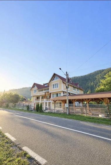 Casă cu 4 camere cu Teren 1500 Mp în Durău