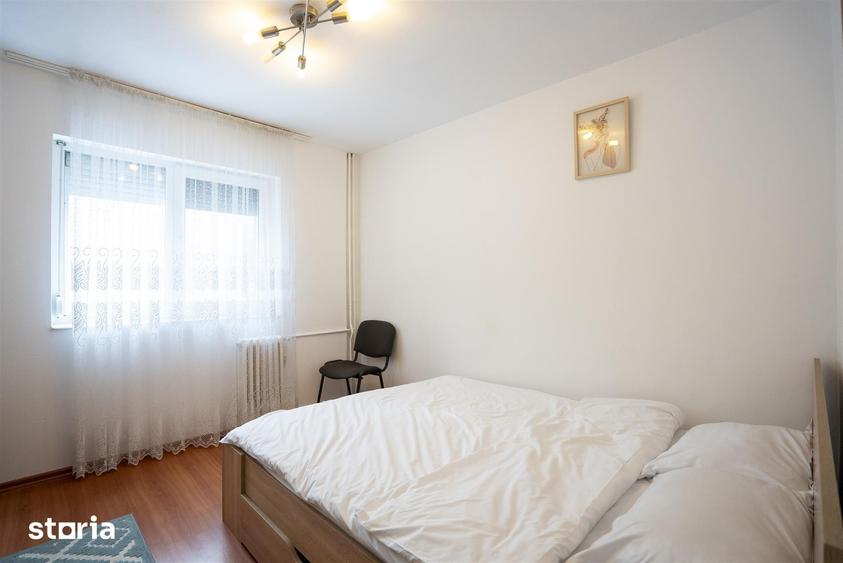Apartament cu 4 camere decomandat, mobilat în Decebal