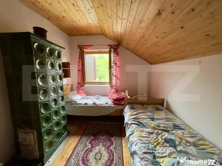 Casă cu 7 camere cu Teren 1670 Mp în Ponor