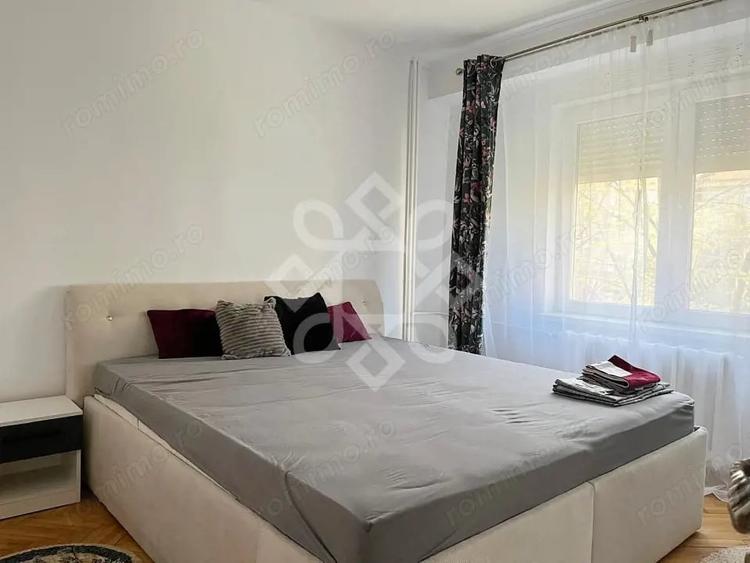 Apartament cu 3 camere decomandat, mobilat în Rogerius