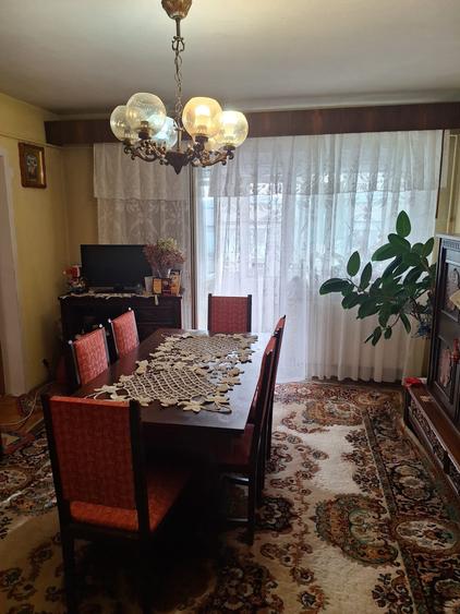 Apartament cu 3 camere circular în Traian