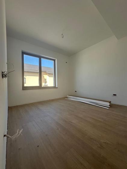 Duplex cu 4 camere cu Canalizare în Prelungirea Ghencea