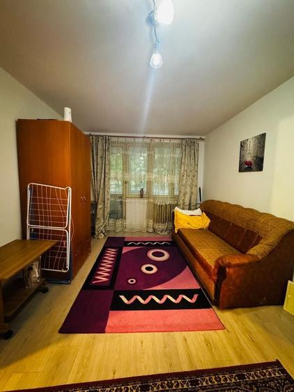 Apartament cu 2 camere semidecomandat, mobilat în Colentina
