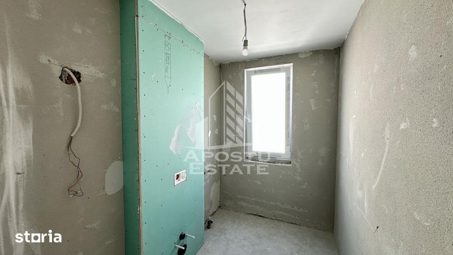 Apartament cu 4 camere în Dumbrăvița