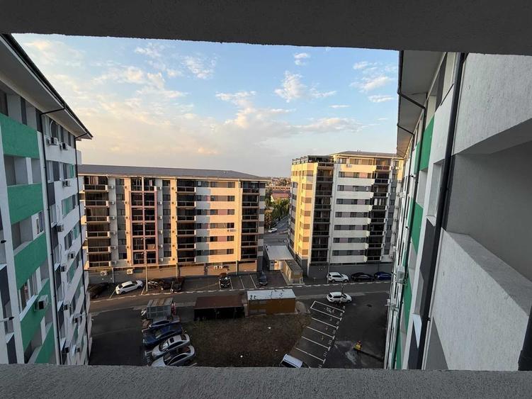 Garsonieră decomandată în Roșu