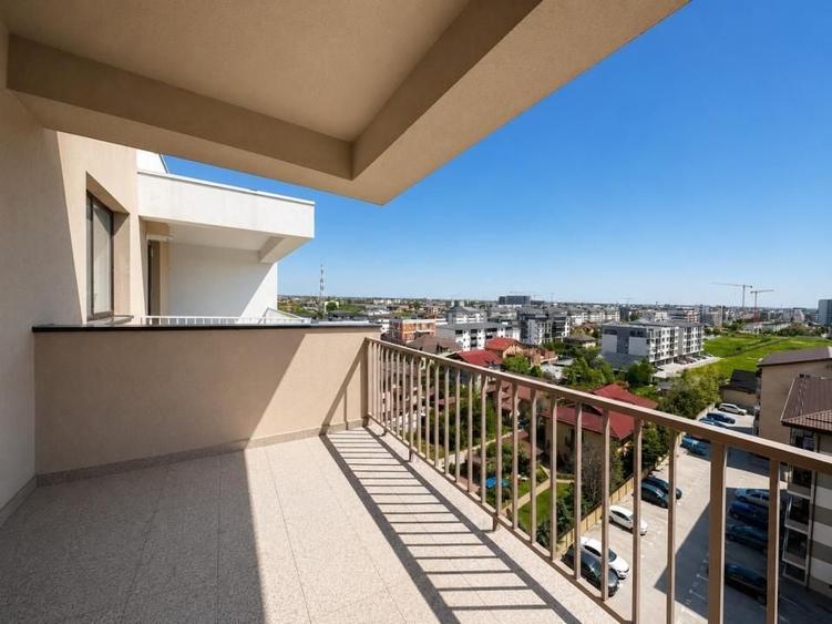Apartament cu 3 camere decomandat în Titan