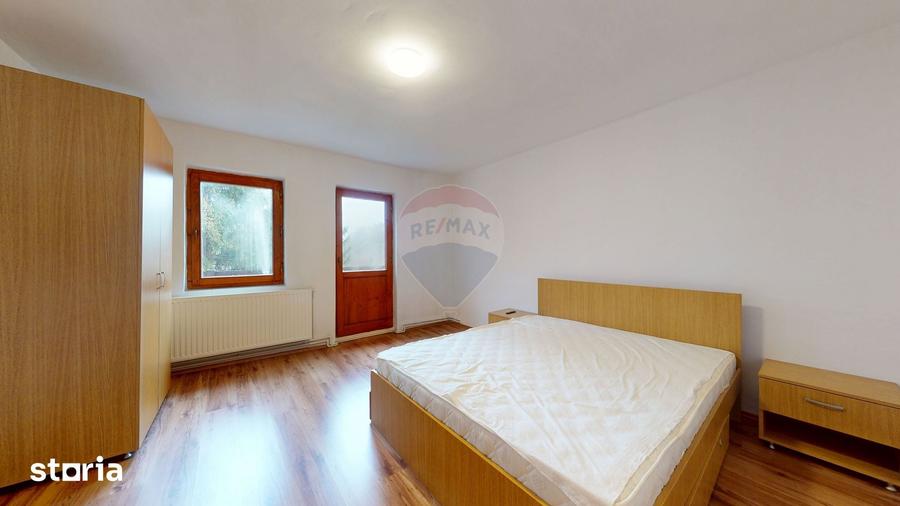 Casă cu 7 camere cu Teren 986 Mp în Plaiul Foii