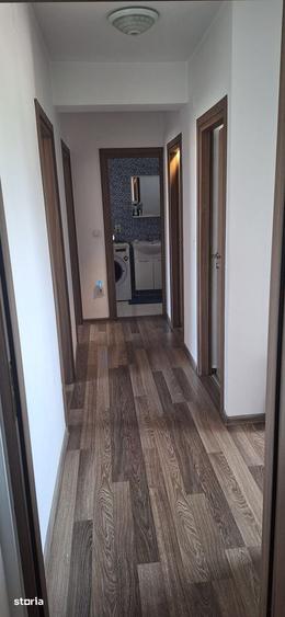 Apartament cu 3 camere decomandat în Tunari