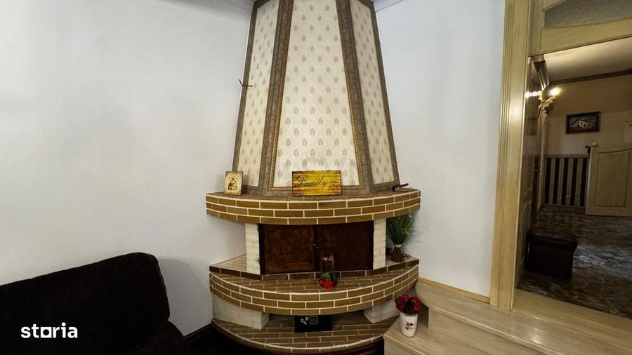 Casă cu 4 camere în Dumbrăveni