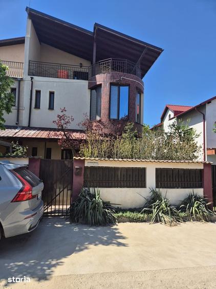 Casă cu 5 camere cu Teren 247 Mp în Central