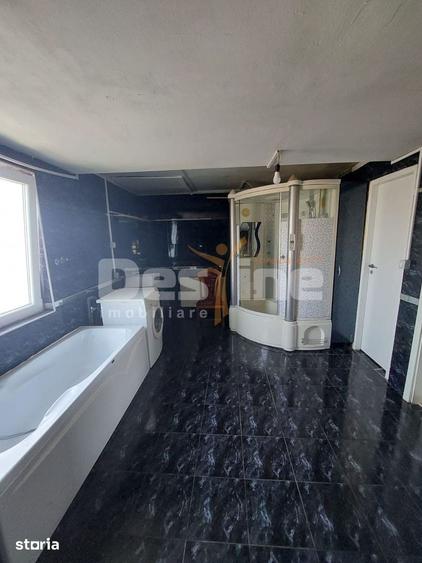Apartament cu 4 camere decomandat în Girocului