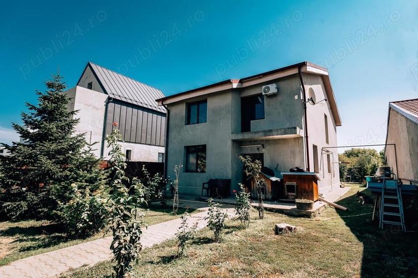 Casă cu 5 camere cu Teren 500 Mp în Sisești