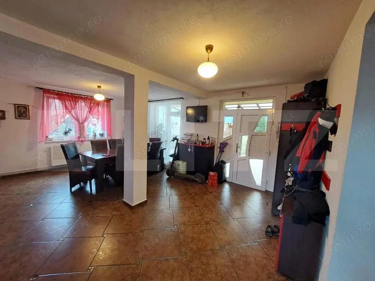 Casa 330 m2 teren 1210 m2 ideala pentru locuin?a sau pensiune - 4