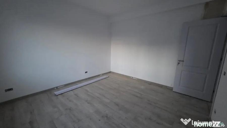 Casă cu 3 camere cu Teren 390 Mp în Păulești
