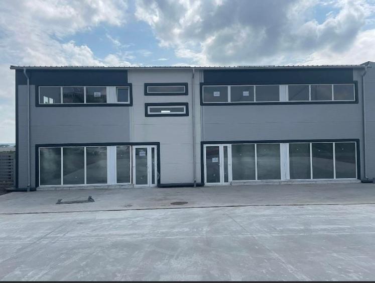 Spațiu comercial, de 220 mp, în Malu Mare