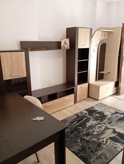 Apartament cu 2 camere semidecomandat în Nicolina