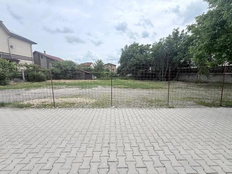 Teren de 667 mp, în Roșu