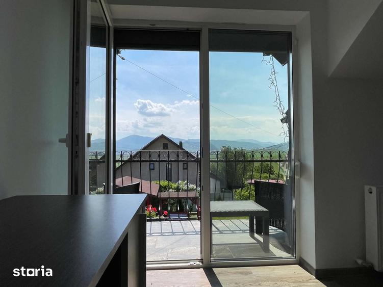 Casă cu 4 camere cu Teren 600 Mp în Central