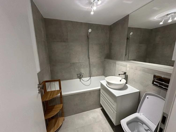 Apartament cu 3 camere decomandat în Muncii