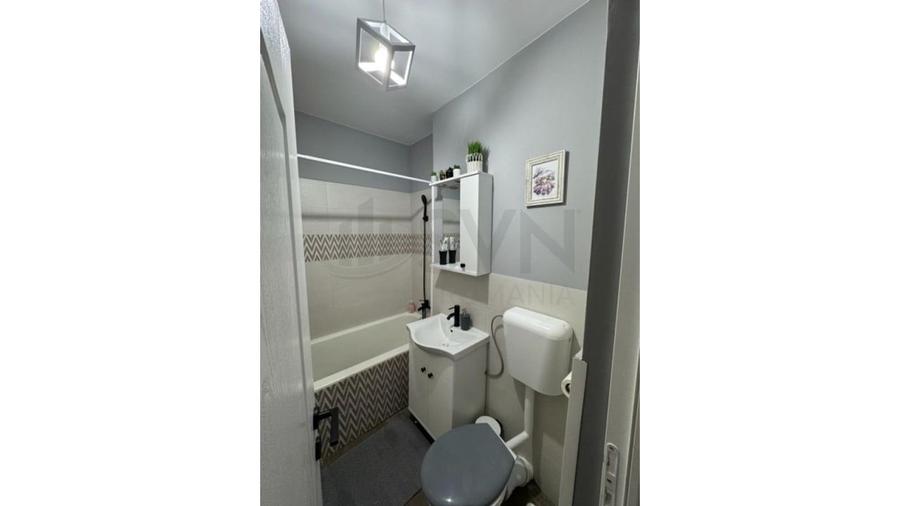 Apartament cu 2 camere semidecomandat, mobilat în Turda