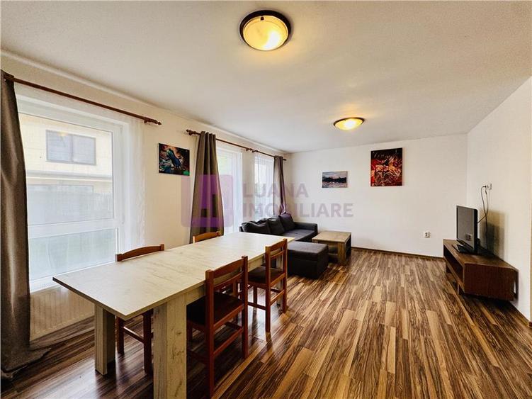 Apartament cu 3 camere semidecomandat, mobilat în Central