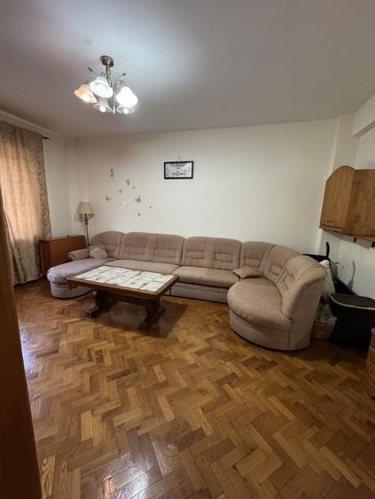 Apartament cu 3 camere semidecomandat în Ultracentral