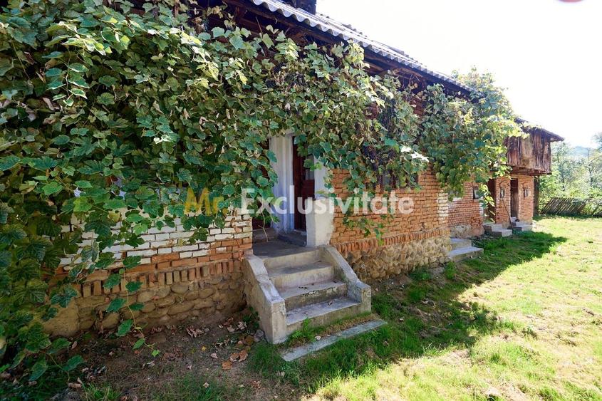 Casă individuală cu 3 camere cu Canalizare în Bădești (Pietroșani)